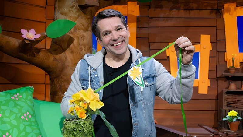Frühlingsgirlande bei MACH MiT! – Blume 1 – Bild: KiKA