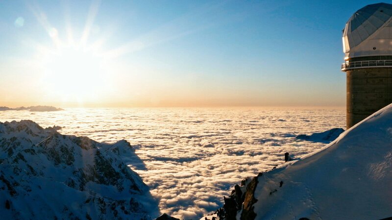 Die Sternwarte auf dem Pic du Midi de Bigorre liegt in den französischen Hochpyrenäen. – Bild: ZDF und SWR/​navegantes