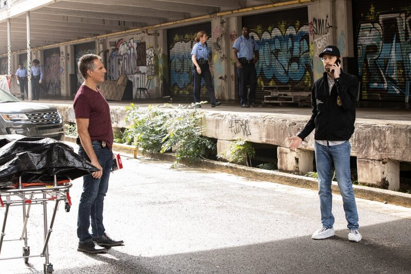 Special Agent Dwayne Pride (Scott Bakula, l.); Sebastian Lund (Rob Kerkovich, r.) – Bild: 2020 CBS Broadcasting Inc. All Rights Reserved. /​ Sam Lothridge Lizenzbild frei