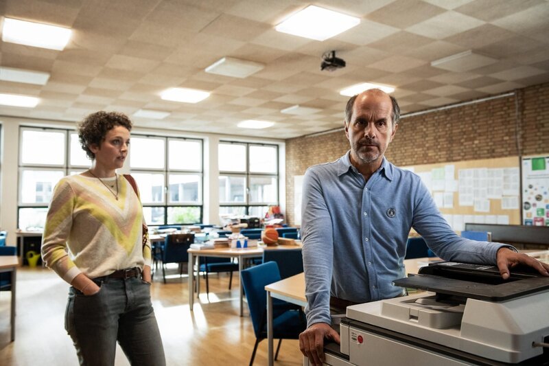 Eva Werner (Karoline Bär) und Tilo Neumann (Christoph Maria Herbst). – Bild: RTL /​ Martin Valentin Menke