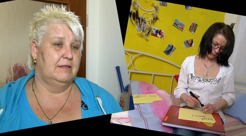 Andrea (li.) und Michaela tauschen die Familien. Powerfrau Andrea will dem gestressten Rolf in Sachen Haushaltsführung auf die Beine helfen. Und Michaela gibt bei ihrer Tauschfamilie ihr Bestes. Doch wird das reichen? – Bild: RTL II