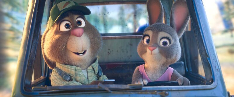 l-r: Stu Hoops (Don Lake), Bonnie Hopps (Bonnie Hunt) – Bild: Disney+