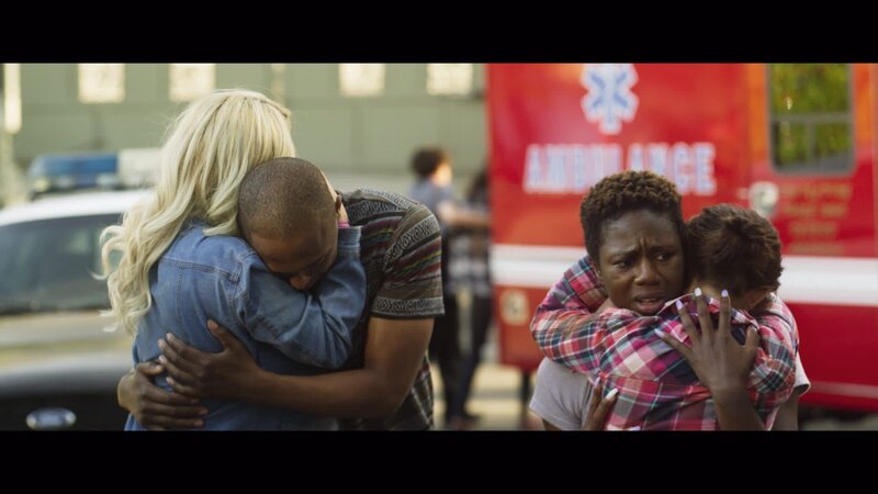 L-R: Molly (McKenzie Westmore), Clay (Jessie B. Evans), Yolanda (Tola Lawal) – Bild: OneGate Media GmbH /​ © OneGate Media GmbH /​ © OneGate Media GmbH
