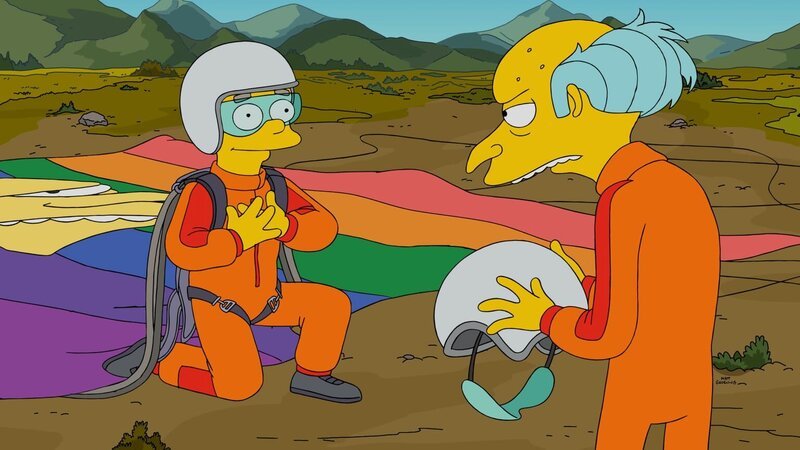 L-R: Während Lisa bei einer Schulaufführung von „Casablanca“ mitspielt, ist Smithers frustriert, weil er bei Burns nicht landen kann – Bild: Pro 7 /​ 2015 Fox and its related entities.