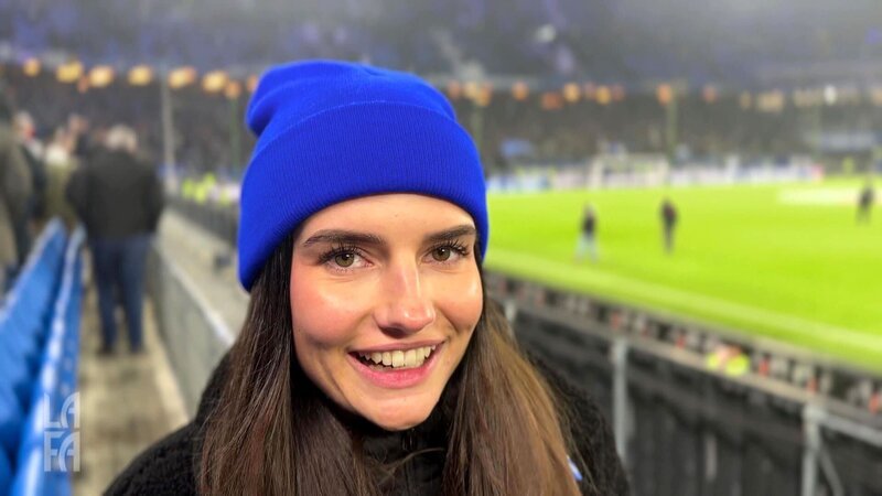 S3F134: Jey ist heute in ihrem Element, denn ihr geliebter Verein hat Heimspiel. Doch der Tag wird von einer Schlägerei überschattet. Julia hat, auf dem Weg nach Bremen, die Seiten gewechselt. – Bild: RTLZWEI