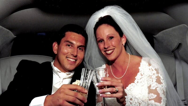 Gwen Greenblatt (r.) in West Palm Beach, Florida, in ihrem Appartment eingesperrt und mit zwei Schüssen getötet. – Bild: Mediengruppe RTL