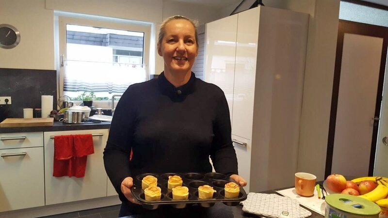 Gastgeberin Anna – Bild: Mediengruppe RTL