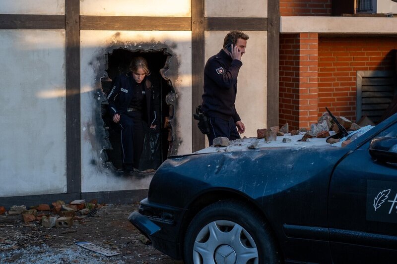 Maja Stein (Paula Kalenberg) und Klaus Hansen (Max Hubacher) – Bild: RTL /​ Manju Sawhney
