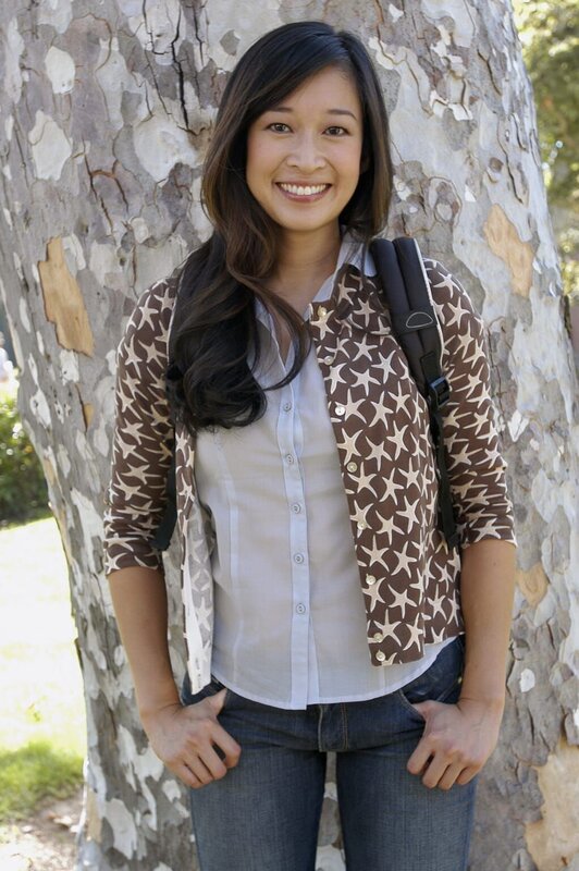 An der Universität in Grandview passieren seltsame Dinge. Noch weiß Jenna (Camille Chen) nicht, dass sie das nächste Opfer sein wird … – Bild: ABC Studios