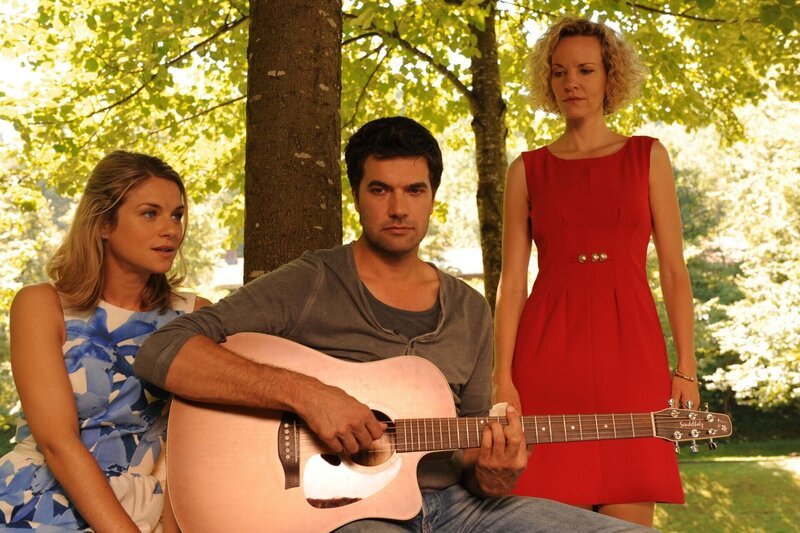 (v.l.n.r.) Marlene (Lucy Scherer); Konstantin (Moritz Tittel); Natascha (Melanie Wiegmann) – Bild: Ann Paur