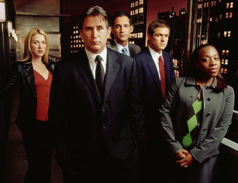 Poppy Montgomery, Anthony LaPaglia, Enrique Murciano, Eric Close, Marianne Jean-Baptiste – Bild: RTL