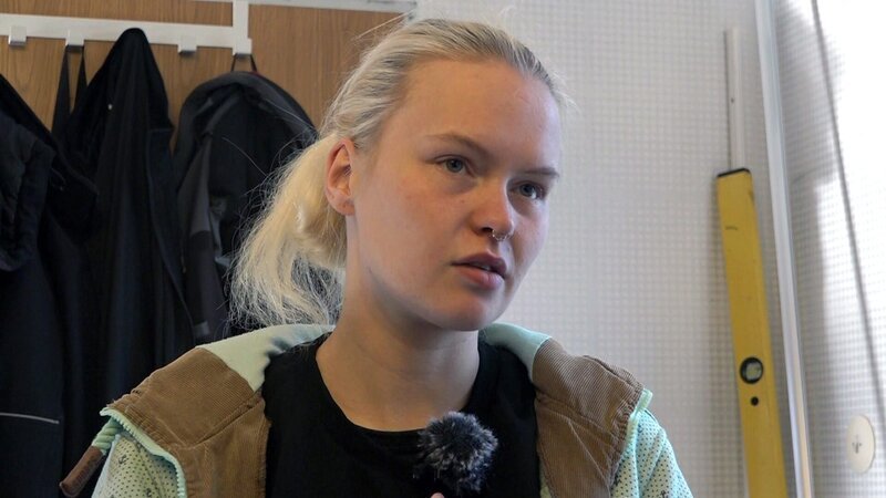 Cindy (24) möchte gerne, dass ihre Töchter wieder bei ihr leben können – Bild: RTLZWEI