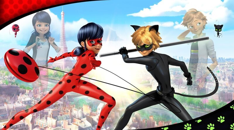 L-R: Marinette Dupain-Cheng und Adrien Agreste – Bild: Disney