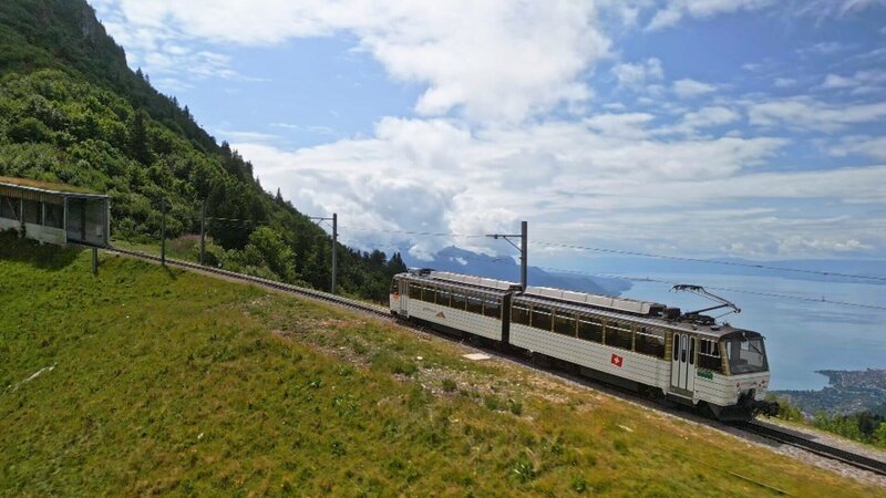 Spektakuläre Bergbahnen der Schweiz Montreux-Rochers de Naye – Die Extravagante Montreux-Rochers de Naye – Bild: SRF/​Mediafish