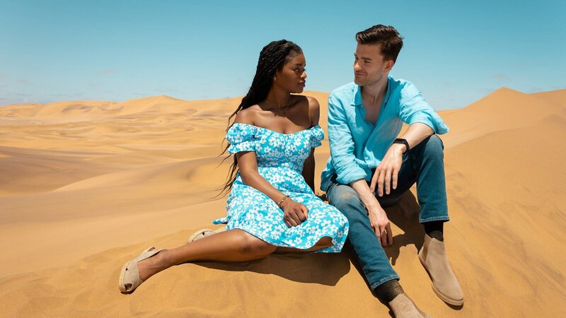 Ein junges Paar voller Träumen und Zweifeln: Melodie Wakivuamina als Malia Burkari, Patrick Mölleken als Christian Kienzle – Bild: SRF/​ZDF/​Dirk Bartling