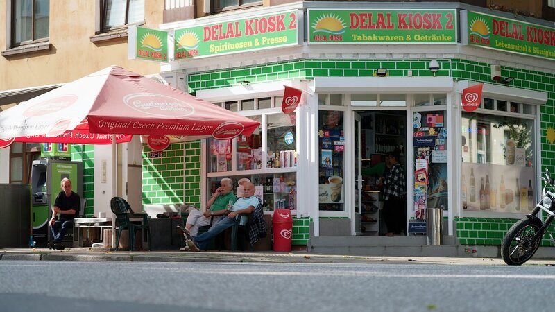 Der Delal-Kiosk in Hamburg – Bild: ZDF und Martin Goebel