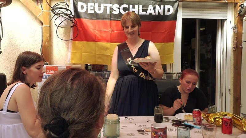 Marina feiert einen runden Geburtstag – Bild: RTLZWEI
