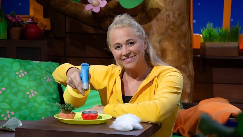 Kleine Kresse-Osternester säen 1 – Bild: KiKA
