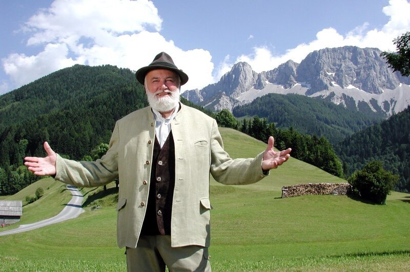 Sepp Forcher vor der Koschuta. – Bild: ORF