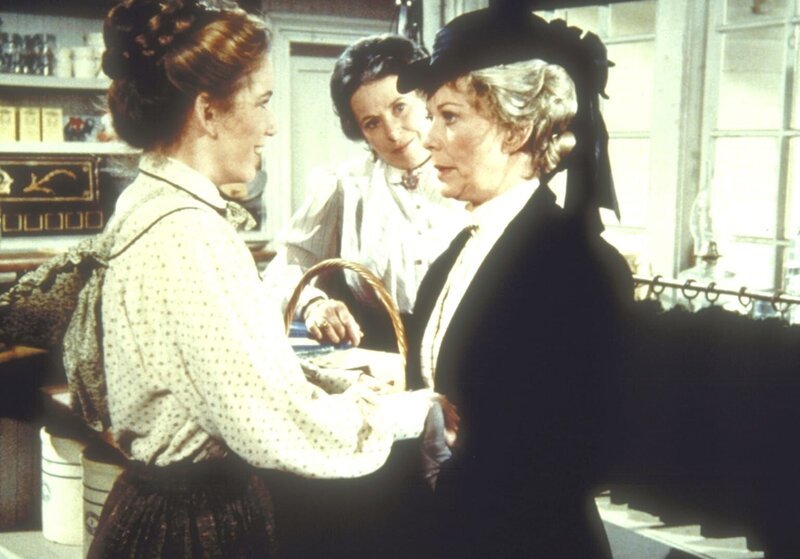 Laura (Melissa Gilbert, l.) begrüßt Ruthy Leland (Vera Miles, r.). – Bild: Worldvision