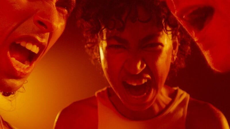 Der hybride Dokumentarfilm hinterfragt spielerisch Stereotypen im Leistungssport und entwirft eine queere Sport-Utopie. – Bild: ZDF und Caroline Spreitzenbarth Der hybride Dokumentarfilm hinterfragt spielerisch Stereotypen im Leistungssport und entwirft eine queere Sport-Utopie. – Bild: ZDF und Caroline Spreitzenbarth