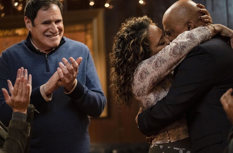 Captain Stan Yenko (Richard Kind, l.) – Bild: CBS Broadcasting, Inc.