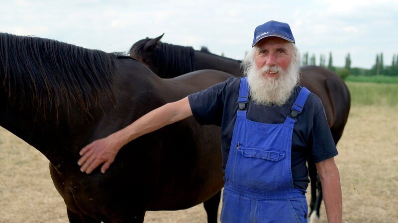 Johann Mayer, Landwirt – Bild: NDR/​zentralfilm/​Sandra Schneider