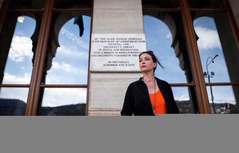 Aglaia Szyszkowitz besucht fuer History Sarajevo. – Bild: Srdjan Stevanovic/​Starsportphoto