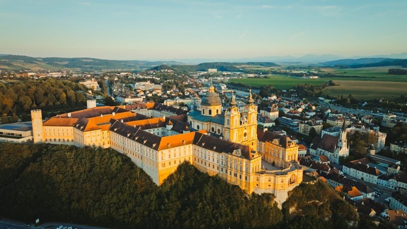 Stift Melk. – Bild: ORF/​Metafilm/​Tellux-Film