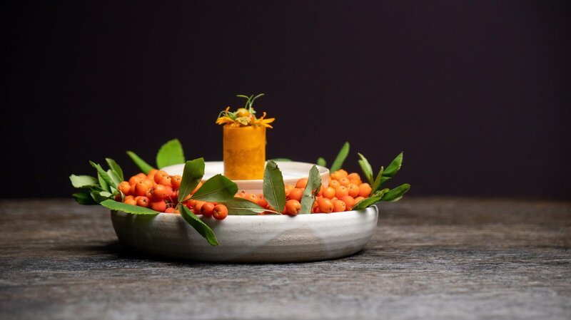 Ein Amuse von Ricky Saward mit gereifter Karotte. – Bild: ZDF und SR/​Christoph Heymann