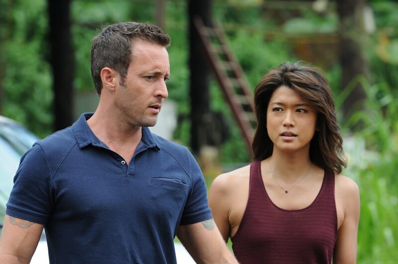Ein neuer Fall wartet auf Steve (Alex O’Loughlin, l.) und Kono (Grace Park, r.) … – Bild: 2015 CBS Broadcasting, Inc. All Rights Reserved Lizenzbild frei