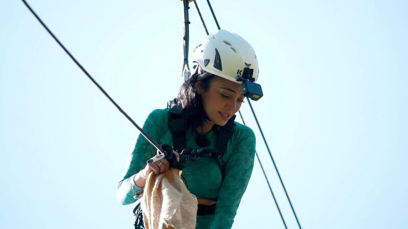 Dilara kämpft mit ihrer Höhenangst. – Bild: RTLZWEI, RTL Studios