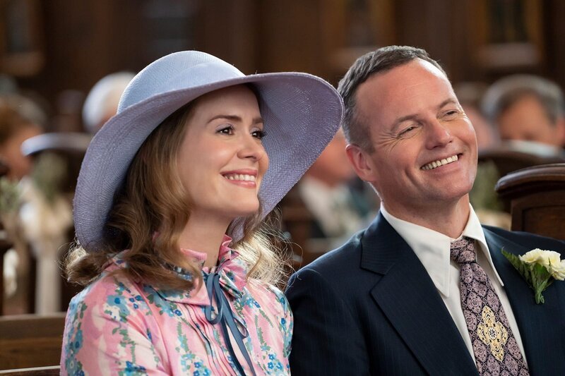 L-R: Alice (Sarah Paulson), „Buck“ (David Snelgrove) – Bild: RTS/​Copyright 2020, FX Networks. All Rights Reserved.