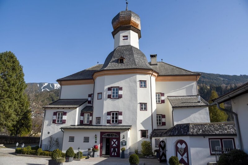 Am Ostersonntag wird im Schloss Mitterhart in Vomp für alle Gäste ein Osteressen vorbereitet. – Bild: ORF/​Produktion West/​Gerhard Mader
