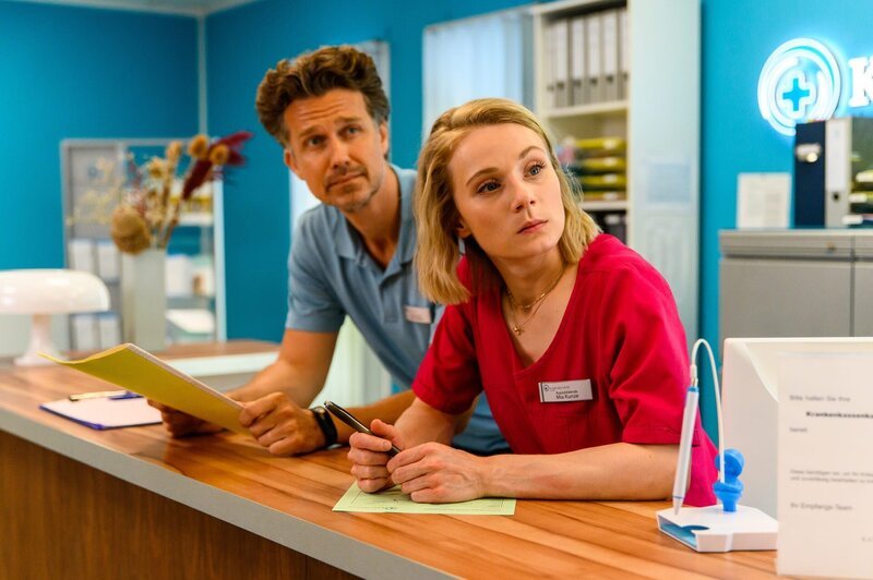 David Weber (Wayne Carpendale) und Mia Kunze (Antonia Döring) – Bild: ZDF und Julia Feldhagen