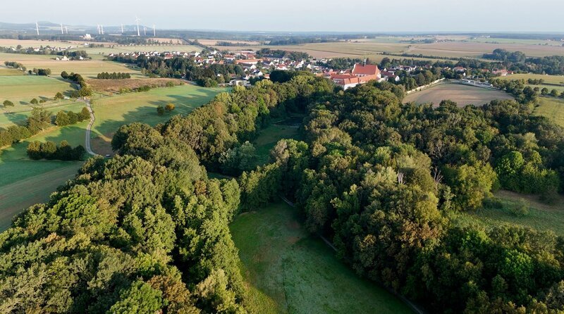 Tal des Todes – der Lippepark bei Panschwitz Kuckau – Bild: MDR/Simank Filmproduktion Tal des Todes – der Lippepark bei Panschwitz Kuckau – Bild: MDR/Simank Filmproduktion