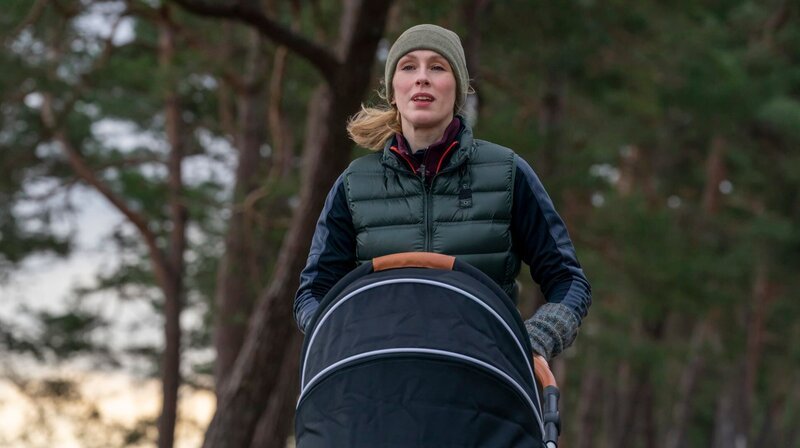 Ellen Norgaards (Rikke Lylloff) Baby ist da: Ellen ist in Elternzeit. – Bild: NDR/​ARD Degeto/​Oliver Feist