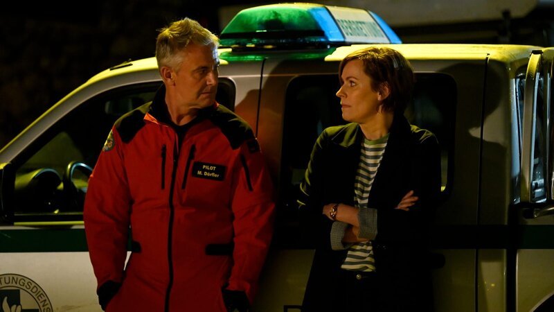 Michi (Robert Lohr) stellt Verena (Gundula Niemeyer) zur Rede: Was verheimlicht sie ihm? – Bild: ZDF und Barbara Bauriedl