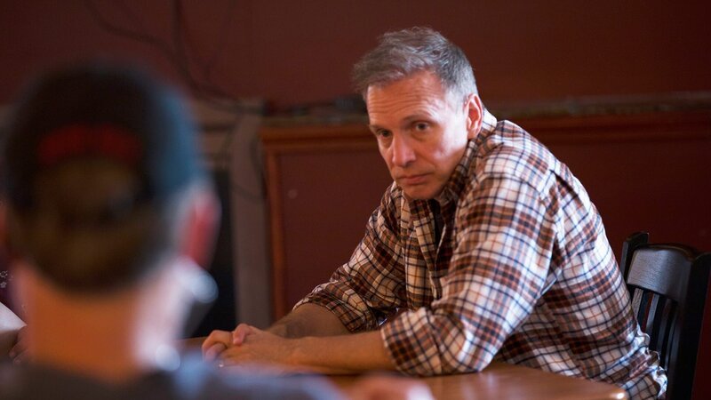Glenn in a meeting at one of the local pubs – Bild: Discovery Channel /​ Discovery Communications, LLC