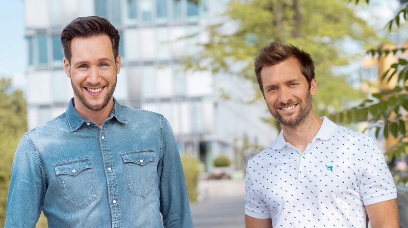Ausgerechnet – Mit Sven Kroll und Daniel Aßmann „Ausgerechnet“-Moderatoren Sven Kroll (l.) und Daniel Aßmann – Bild: WDR/​Annika Fußwinkel