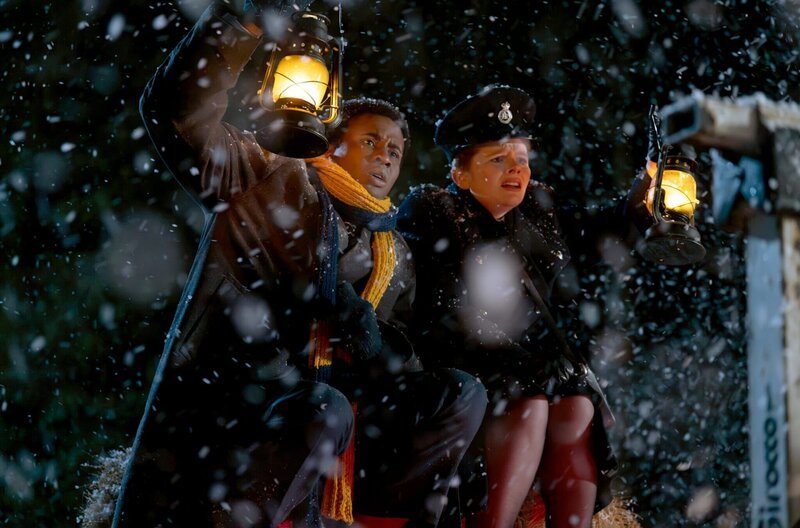 Felix Livingstone (Jerry Iwu, li.), Abigail Usher (Margaret Clunie, re.) – Bild: WDR/​Gary Moyes/​BBC Studios