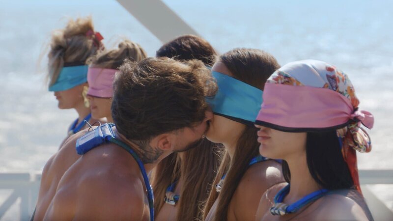 Mike Durrant (vorne, l.) – Bild: Paramount