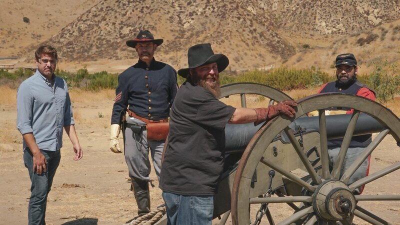 Tory und Tommy mit der Kanone. – Bild: Discovery Communications, LLC