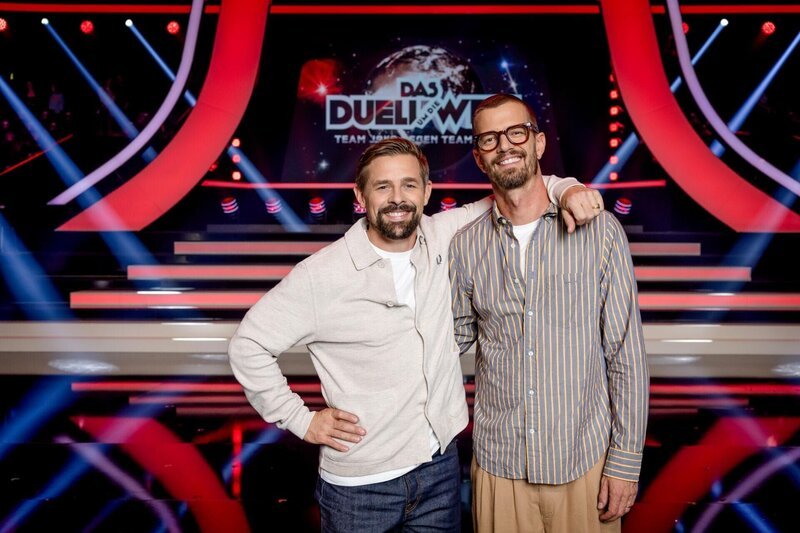 Klaas Heufer-Umlauf (l.); Joko Winterscheidt (r.) – Bild: Joyn /​ Nadine Rupp