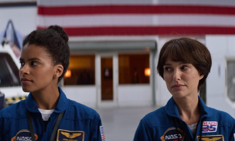 L-R: Erin Eccles (Zazie Beetz) und Lucy Cola (Natalie Portman) – Bild: CH Media L-R: Erin Eccles (Zazie Beetz) und Lucy Cola (Natalie Portman) – Bild: CH Media