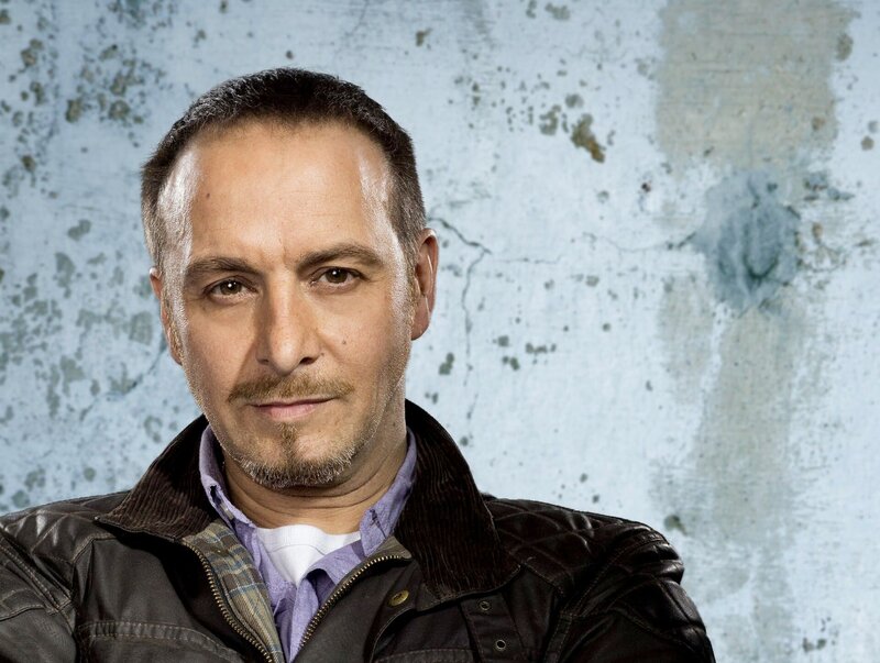 Erdogan Atalay spielt Kriminalhauptkommissar Semir Gerkhan – Bild: RTL /​ Gordon Mühle