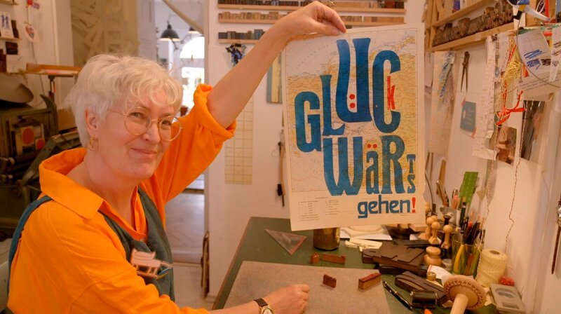 Bei Susanne Kauth dominieren Farbe und Fantasie. – Bild: BR/​Martin Rösner