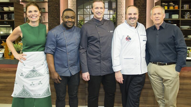 Sarah Wiener, Nelson Müller, Alexander Herrmann, Johann Lafer und Johannes B. Kerner. – Bild: ZDF und Dirk Eisermann