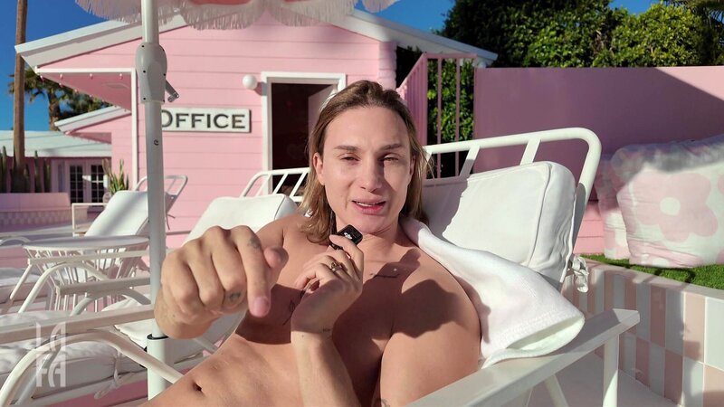 Julia und Tim holen sich beim Adrenalin-Kick eines Box-Events ihre Action, während Candy in Palm Springs versucht, auf andere Gedanken zu kommen – und der Umzug in ein verrücktes Drag-Queen-Hotel kommt da wie gerufen. – Bild: RTLZWEI