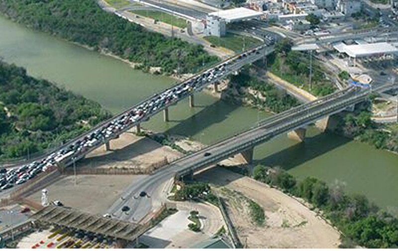 die Hidalgo-Brücke – Bild: istock